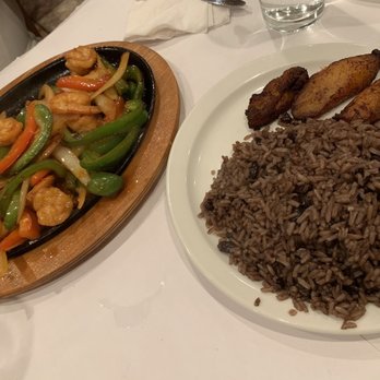 D'Cuba Restaurant - Fajitas de camarones and morro rice - Cuban Near Me - Chicago, Illinois D'Cuba Restaurant - Fajitas de camarones and morro rice - Cuban Near Me - Chicago, Illinois