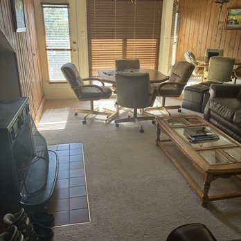 Antlers at Vail - Old dirty furniture. - Hotels Near Me - Vail, Colorado Antlers at Vail - Old dirty furniture. - Hotels Near Me - Vail, Colorado