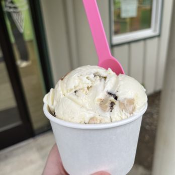 Frisbies Dairy Barn - Cookie Dough - Ice Cream & Frozen Yogurt Near Me - Windsor, Connecticut Frisbies Dairy Barn - Cookie Dough - Ice Cream & Frozen Yogurt Near Me - Windsor, Connecticut