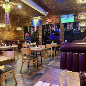 Sultan’s Restaurant & Lounge - Dining area - Mediterranean Near Me - Charleston, South Carolina Sultan’s Restaurant & Lounge - Dining area - Mediterranean Near Me - Charleston, South Carolina