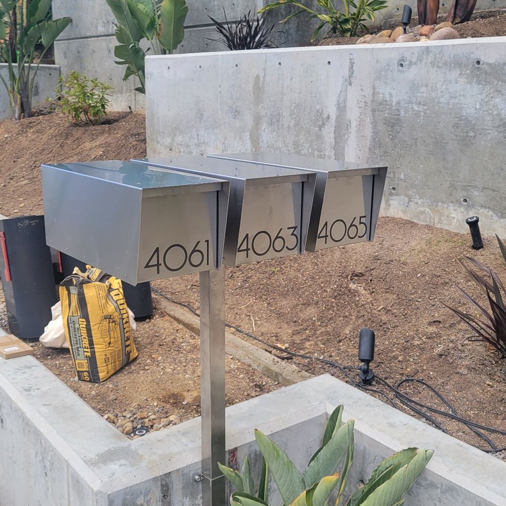 Loyal Handyman - Mailboxes. Straight and sturdy - Handyman Near Me