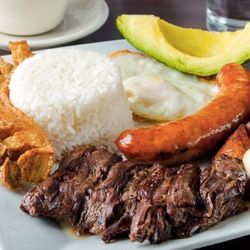 5inco Restaurant - Bandeja paisa
