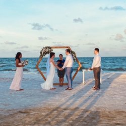 Ceremonies By Chrissy - A picture perfect beach ceremony