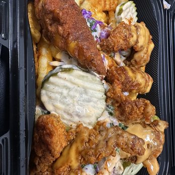 Dave's Hot Chicken - Chicken Shop Near Me - Bakersfield, California Dave's Hot Chicken - Chicken Shop Near Me - Bakersfield, California