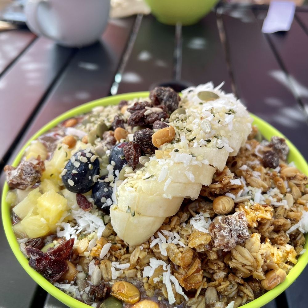 The Surfinista - Ala Moana açaí bowl - Juice Bars & Smoothies Near Me - Cocoa Beach, Florida