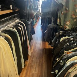 Oshima Surf - A wheelchair or anyone who is considered a little bigger than average size cannot fit in this aisle.