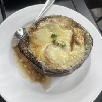 Black Rabbit Bar & Grille - French onion soup - New American Near Me - Lakeville, Connecticut