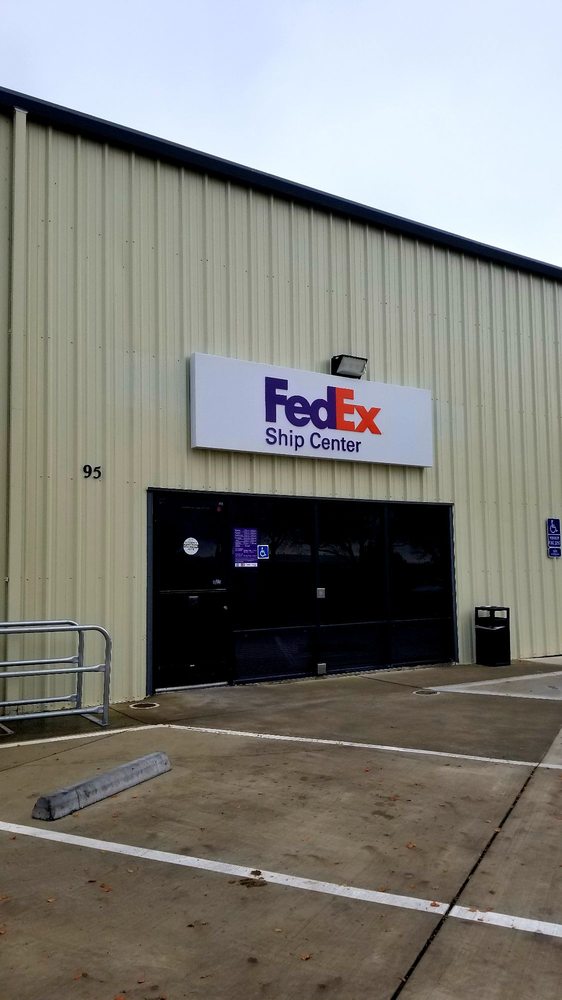 FEDEX SHIP CENTER Updated May 2024 14 Reviews 95 Macready Dr Cir