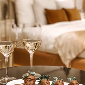 K Tower Hotel - Thank you for the Chocolate covered strawberries - Hotels Near Me - Tijuana, BCN