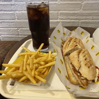 Pans & Company - Chicken Supreme - Breakfast & Brunch Near Me - Barcelona, B Pans & Company - Chicken Supreme - Breakfast & Brunch Near Me - Barcelona, B