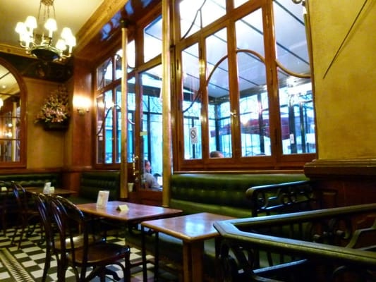 Bar Le Grillon by null