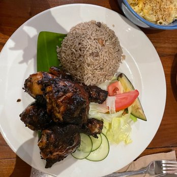 Rockas Jamaican Kitchen - Jerk chicken - Caribbean Near Me - Playa del Carmen, ROO