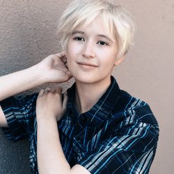 Hair by Veronica Arriaga - Textured pixie