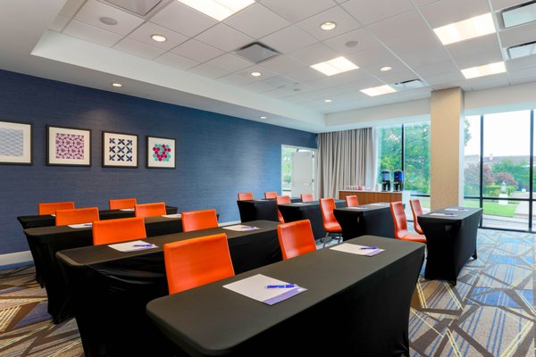 Holiday Inn Express & Suites Fort Worth Downtown by IHG by null