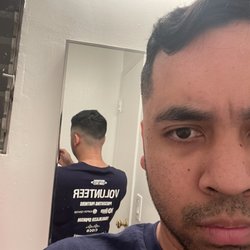 True Men Barbershop - Horrible non existent blend in the fade. I asked for a low skin fade... look how high that is. Didn't even line me up or ask 