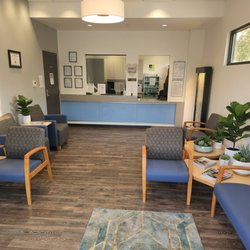 Advanced Vascular Centers - Eugene - Front entrance