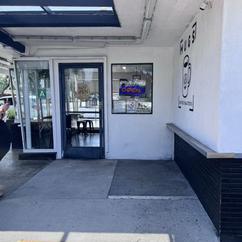 Mugs Coffee Roasters - Whittier - Of entrance - Coffee & Tea Near Me - Whittier, California Mugs Coffee Roasters - Whittier - Of entrance - Coffee & Tea Near Me - Whittier, California