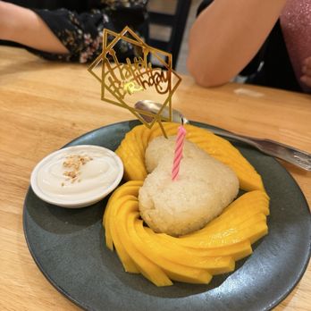 Basil & Co - Mango sticky rice - Thai Near Me - Diamond Bar, California