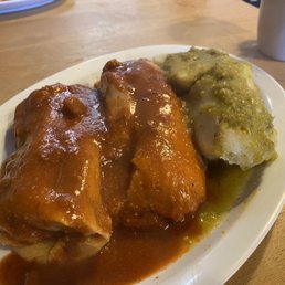 Tamale (Red Pork/Green Chicken) Tamale (Red Pork/Green Chicken)
