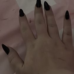 New Noble Nails&spa - The black set I got, done by Jennifer