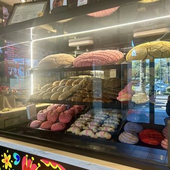 Con Azucar Cafe - Conchas - Juice Bars & Smoothies Near Me - San Jose, California