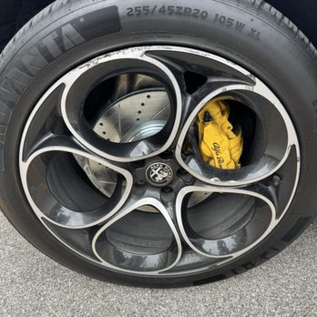 Great Lakes Auto Collision - Wheel that was supposed to be replaced. - Body Shops Near Me - Homer Glen, Illinois Great Lakes Auto Collision - Wheel that was supposed to be replaced. - Body Shops Near Me - Homer Glen, Illinois