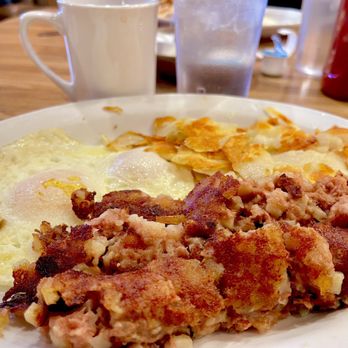 Nafi's Springwood Cafe - Corn Beef Hash, Eggs, American Fries & Sourdough - Cafes Near Me - Kenosha, Wisconsin Nafi's Springwood Cafe - Corn Beef Hash, Eggs, American Fries & Sourdough - Cafes Near Me - Kenosha, Wisconsin