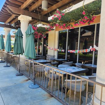 De Poca Madre Brunch Spot - Patio seating - Breakfast & Brunch Near Me - Corona, California De Poca Madre Brunch Spot - Patio seating - Breakfast & Brunch Near Me - Corona, California
