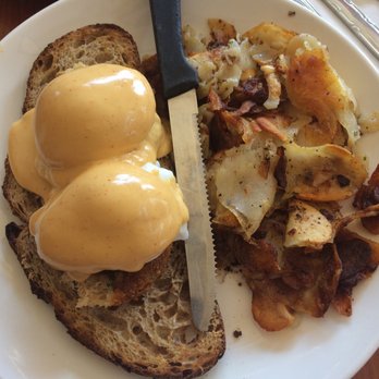 Cafe M - Crab Cake Benedict - Breakfast & Brunch Near Me - Berkeley, California