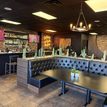 Brasero Tacos Y Tequila - Bar and dining area - Mexican Near Me - Phoenix, Arizona