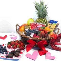 Fruit Movement - Perfect Gift Basket to let the Apple of your Eye know you love them