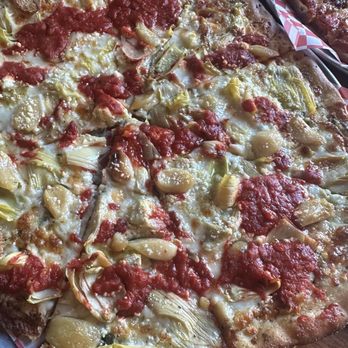 Hopskeller Brewing - Green-Eyed Lady Pizza - Brewpubs Near Me - Waterloo, Illinois