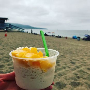 Jade Snow - Snow with mangoes (and bananas but you can't see them) - Shaved Ice Near Me - Redondo Beach, California