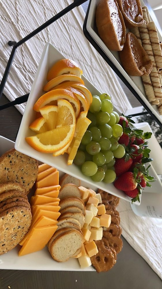 Melanie’s Catering Events Logo