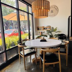 Anita's Cafe & Dessert Bar - Intimate seating area