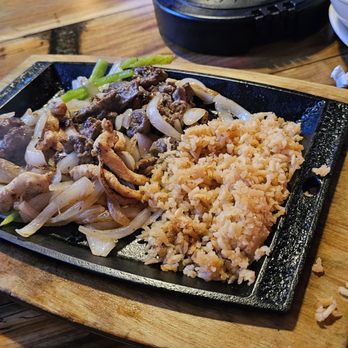 High Sierra Bar & Grill - Beef and Chicken Fajitas - American Near Me - Terlingua, Texas High Sierra Bar & Grill - Beef and Chicken Fajitas - American Near Me - Terlingua, Texas