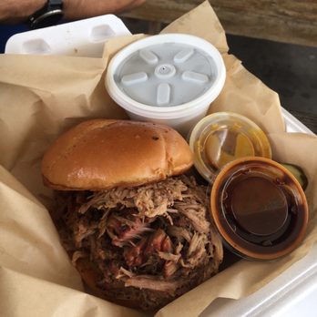 The Pig & Pint - Pulled pork sandwich - Barbeque Near Me - Jackson, Mississippi The Pig & Pint - Pulled pork sandwich - Barbeque Near Me - Jackson, Mississippi