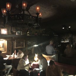 Cozy! Pretty full house with 35 people.. so exclusive Cozy! Pretty full house with 35 people.. so exclusive