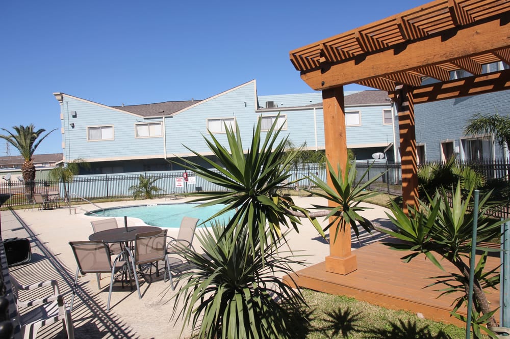 QUEENS LANE APARTMENTS Updated July 2024 13 Photos 2525 Allen