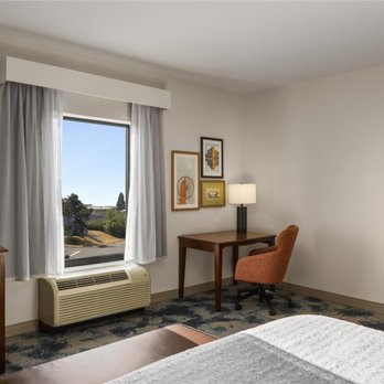 Hampton Inn Seattle/Everett - Guest room - Hotels Near Me - Everett, Washington Hampton Inn Seattle/Everett - Guest room - Hotels Near Me - Everett, Washington