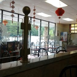 Jin Jin Chinese Restaurant - Typical no frills seating