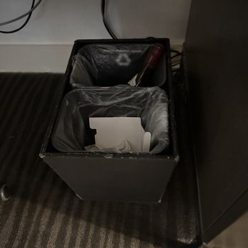 Hotel 48Lex - full garbage bin when I checked in. - Hotels Near Me - New York, New York