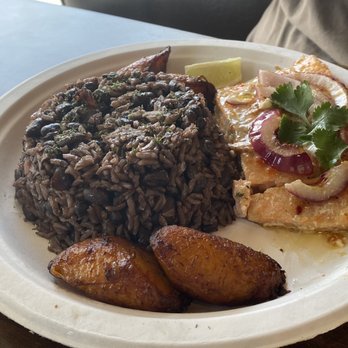 Café Pinar - Salmon with Cuban rice - Cuban Near Me - Orlando, Florida Café Pinar - Salmon with Cuban rice - Cuban Near Me - Orlando, Florida