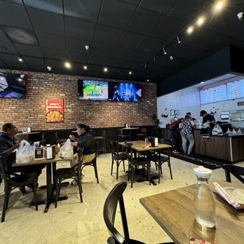 bb.q Chicken Milpitas - Interior - Chicken Shop Near Me - Milpitas, California