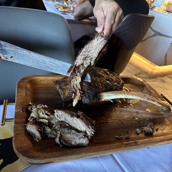 Show de Carnes - Dino Rib - Steakhouses Near Me - Sausalito, California