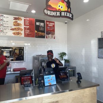 Dave's Hot Chicken - Best employee ever! - Chicken Shop Near Me - Yuma, Arizona