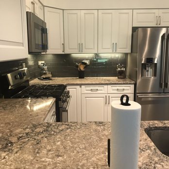 CabinetLand Kitchen & Bathroom Remodeling Center - Cabinetry Near Me - Schaumburg, Illinois