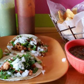 El Come Taco - Pollo & carnitas tacos with chips & salsa - Mexican Near Me - Dallas, Texas El Come Taco - Pollo & carnitas tacos with chips & salsa - Mexican Near Me - Dallas, Texas