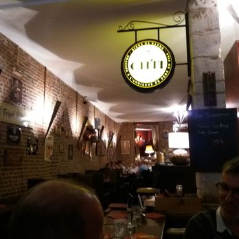 La Connivence - Intérieur feutré les serveuses connaissent leur metier - French Near Me - Lille, 59 La Connivence - Intérieur feutré les serveuses connaissent leur metier - French Near Me - Lille, 59