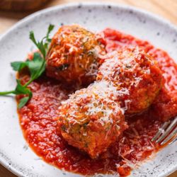 Pialon Restaurant Tapas and Bar - MaMa Mia meatballs